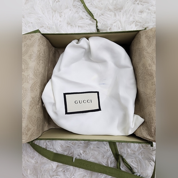 Black Gucci Belt - Picture 9 of 10